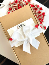 Charger l'image dans la galerie, Abonnement Mensuel "La Très Belle Box"